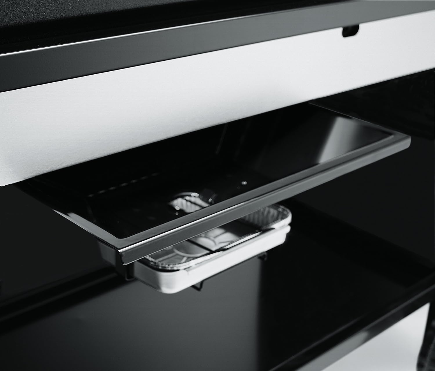 image:imageWeber Catch Pan and Wire Holder for indirect cooking
