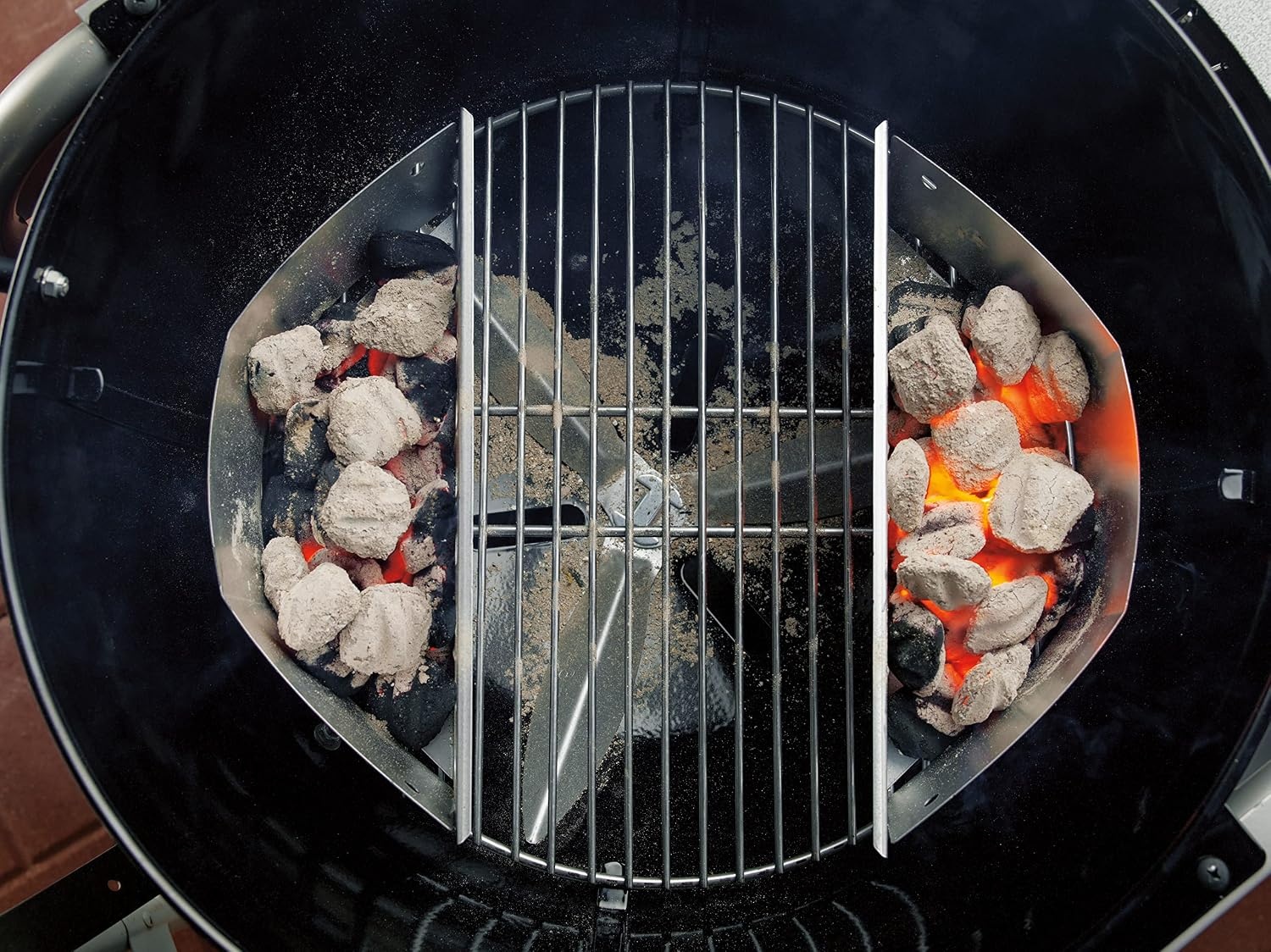 image:imageWeber MasterTouch Charcoal Grill 22Inch BlackSpring Green
